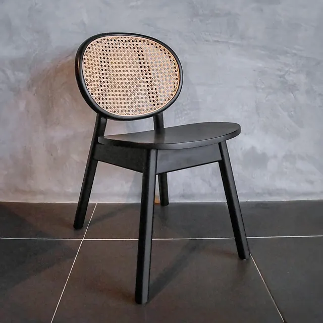 Silla de comedor Ronglan de teca y rattan, de Mobelindo