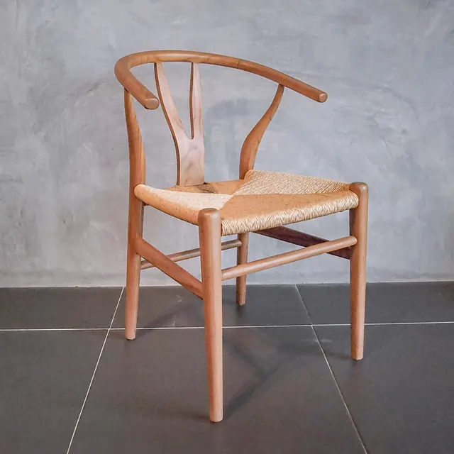 Cadeira de jantar Bond em teca e papercord, da Mobelindo